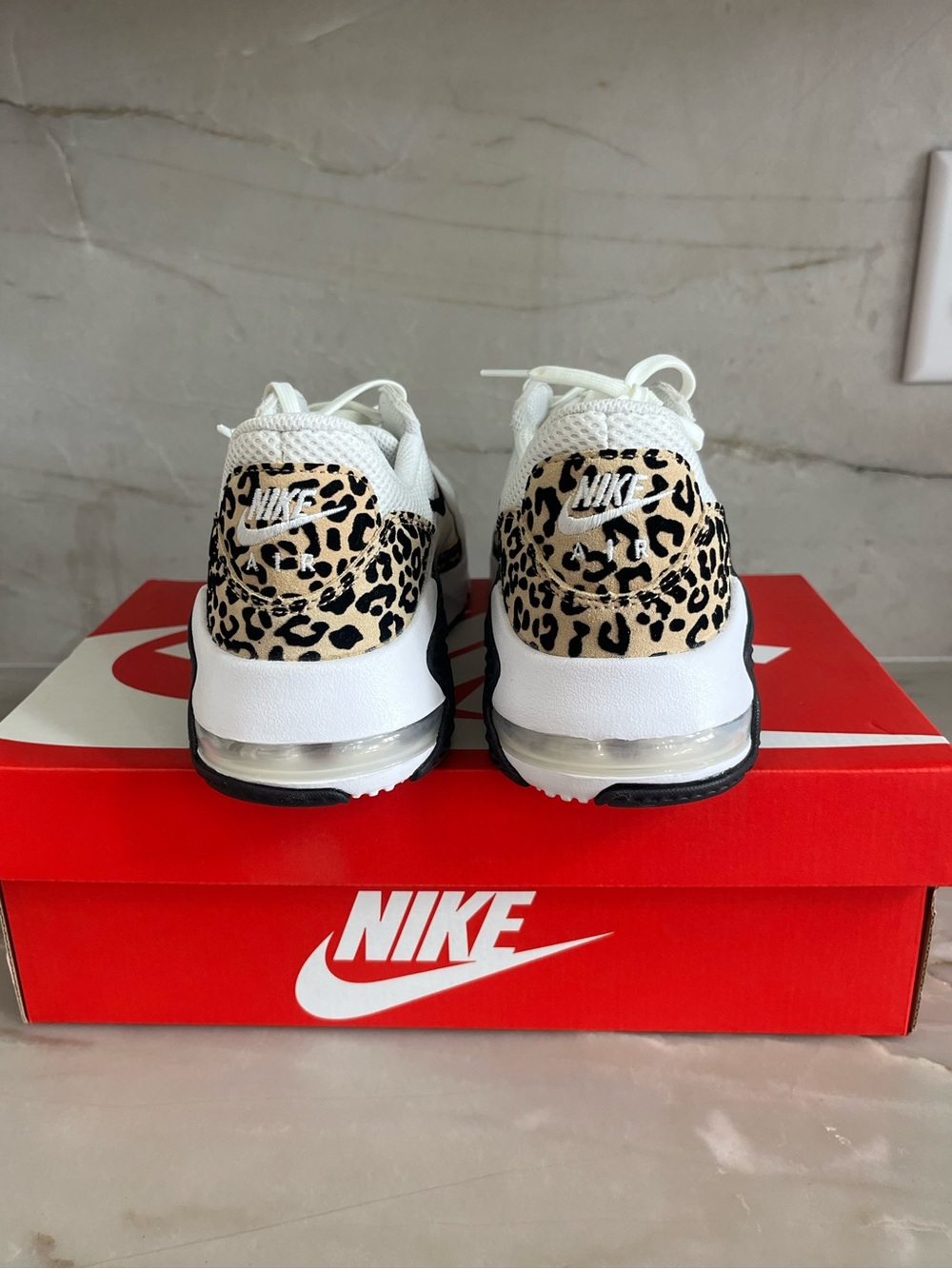 Brand-New Nike 9.5 AirMax - Picture 2 of 4